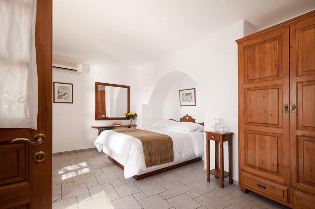 Vista Mare Suites Imerovígli Buitenkant foto
