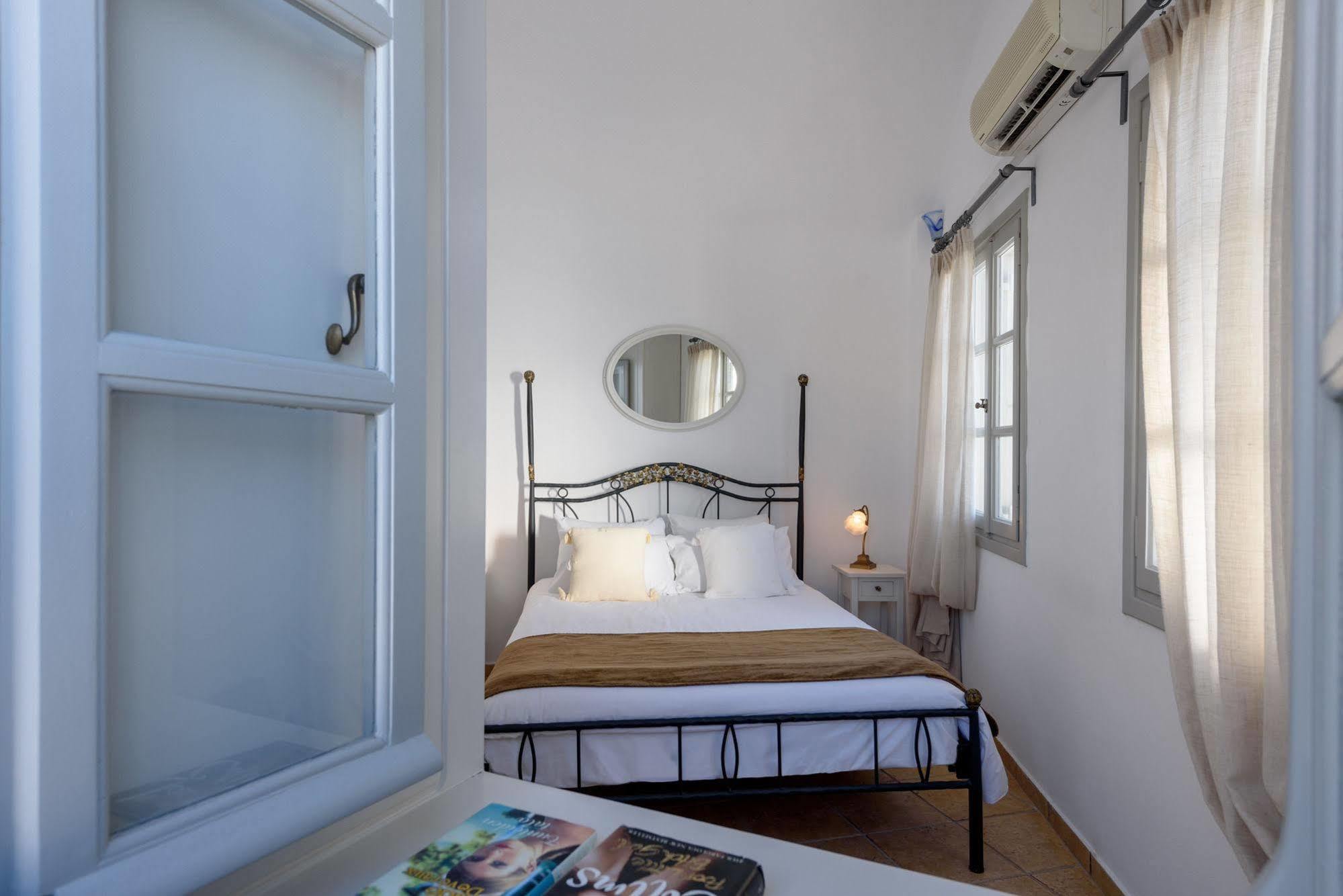 Vista Mare Suites Imerovígli Buitenkant foto